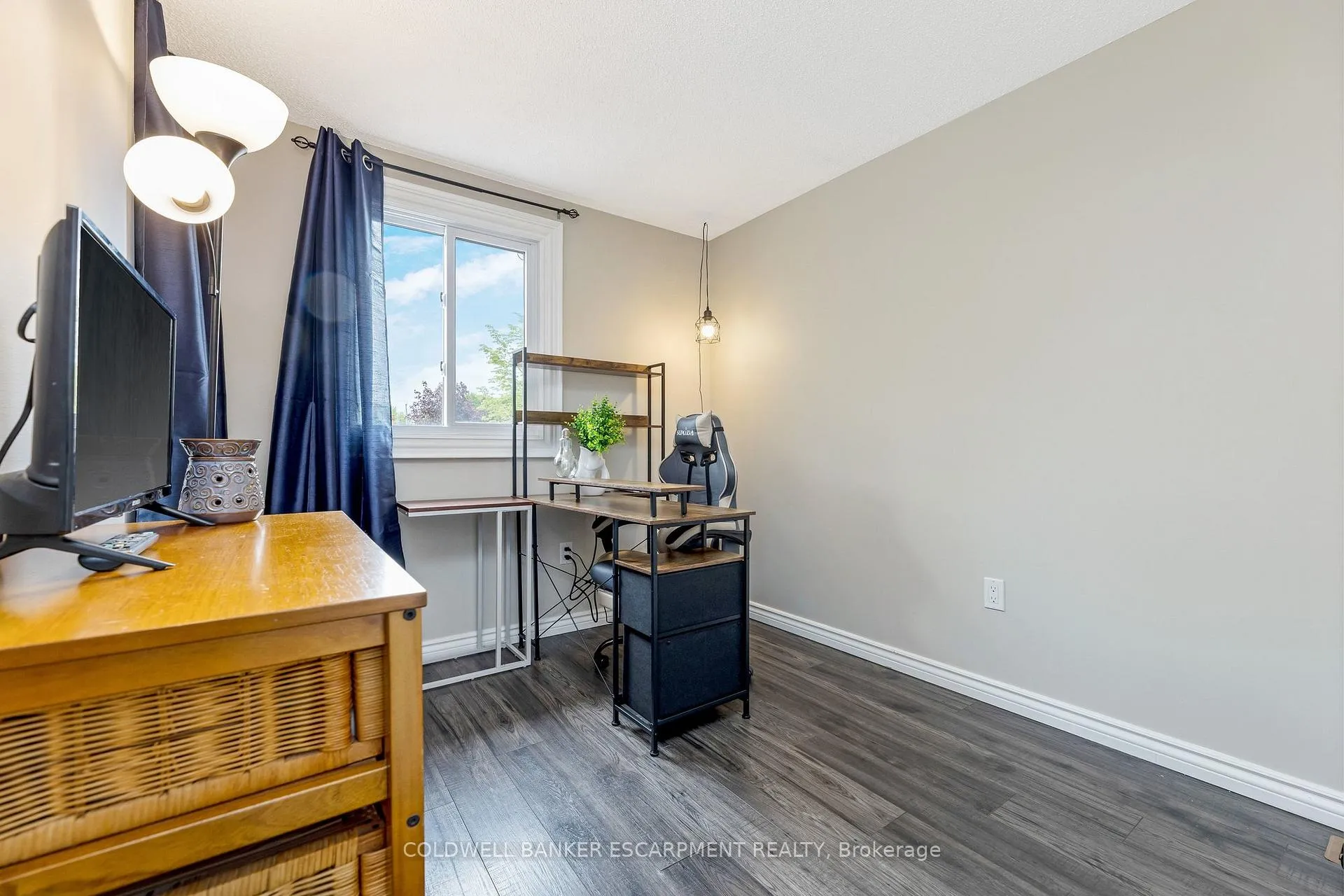 Photo 16 of 40 Danville Avenue, Halton Hills, Acton — HOMEH