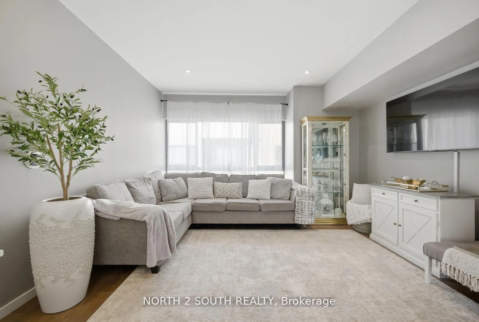 Photo 10 of Unit 48, 369 Essa Road, Barrie, Holly — HOMEH