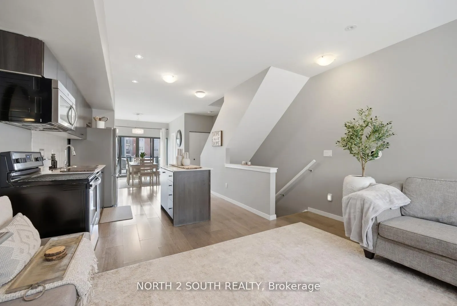 Photo 12 of Unit 48, 369 Essa Road, Barrie, Holly — HOMEH
