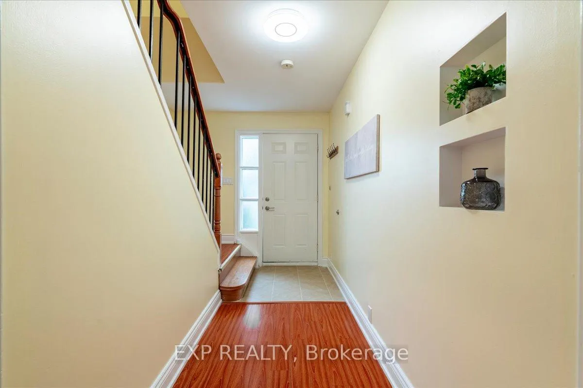 Photo 8 of 25 Harper Way, Markham, Aileen-Willowbrook — HOMEH