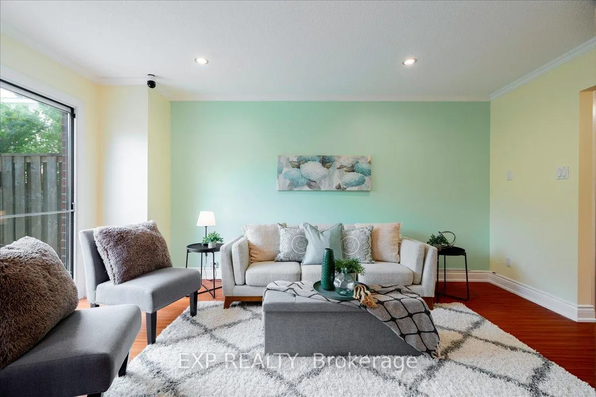 Photo 10 of 25 Harper Way, Markham, Aileen-Willowbrook — HOMEH
