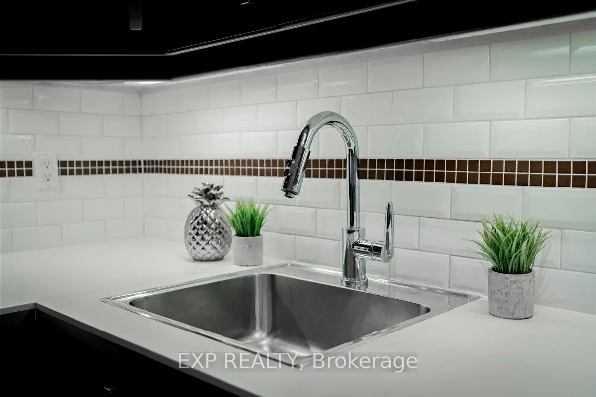 Photo 18 of 25 Harper Way, Markham, Aileen-Willowbrook — HOMEH