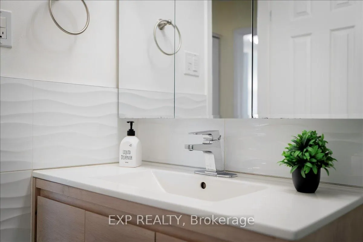 Photo 37 of 25 Harper Way, Markham, Aileen-Willowbrook — HOMEH