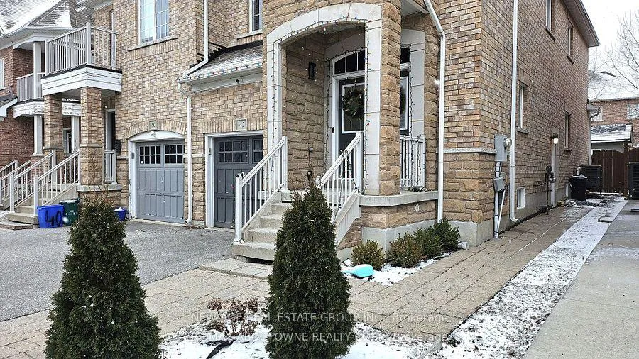 Photo 3 of 42 Ozner Crescent, Vaughan, Vellore Village — HOMEH