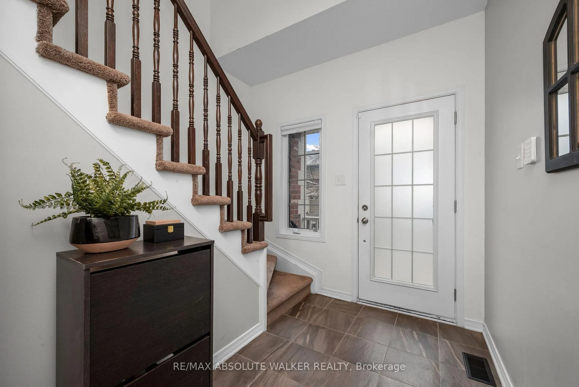 Photo 3 of 33 Dundalk Private, Ottawa, Barrhaven - Stonebridge — HOMEH