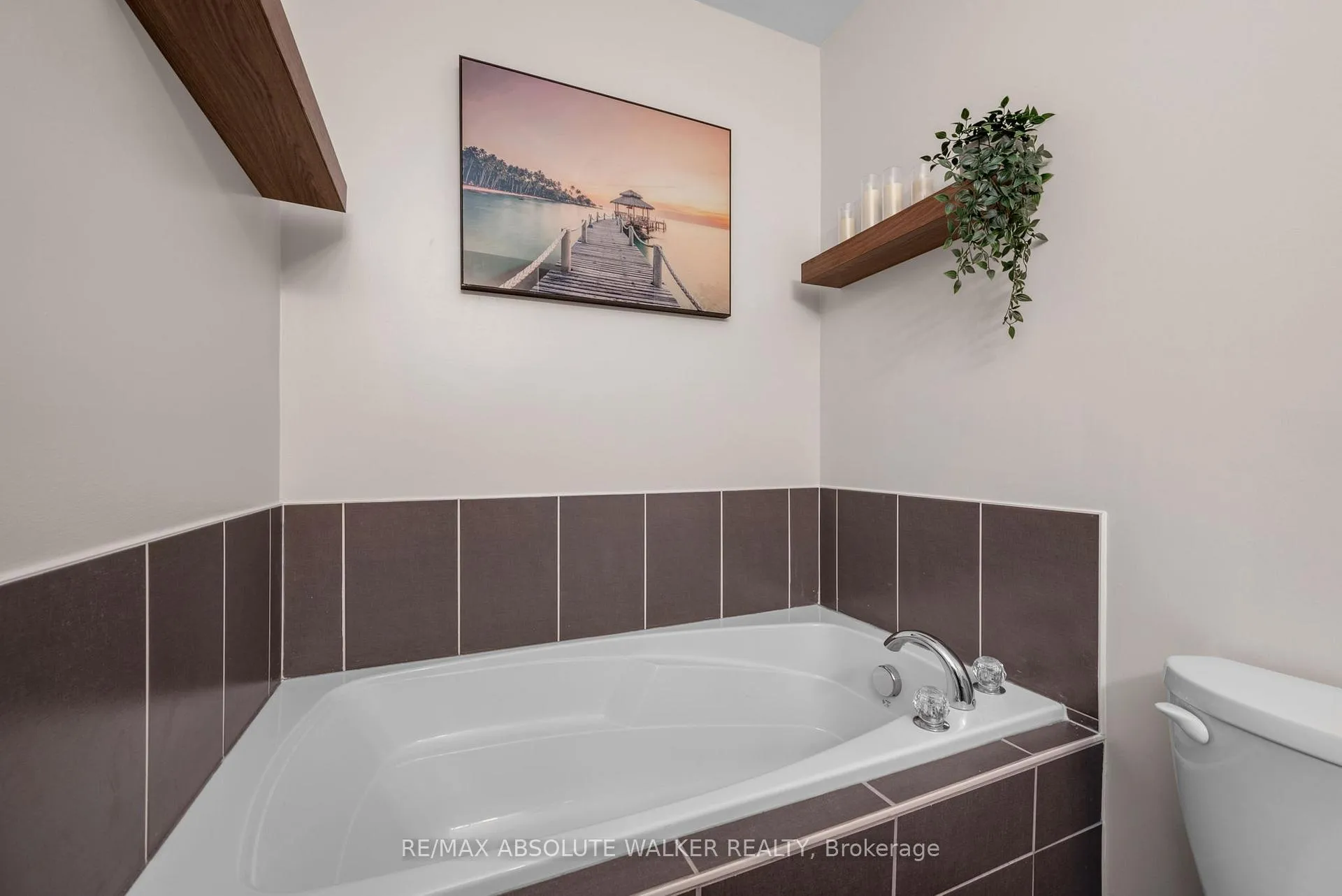 Photo 22 of 33 Dundalk Private, Ottawa, Barrhaven - Stonebridge — HOMEH