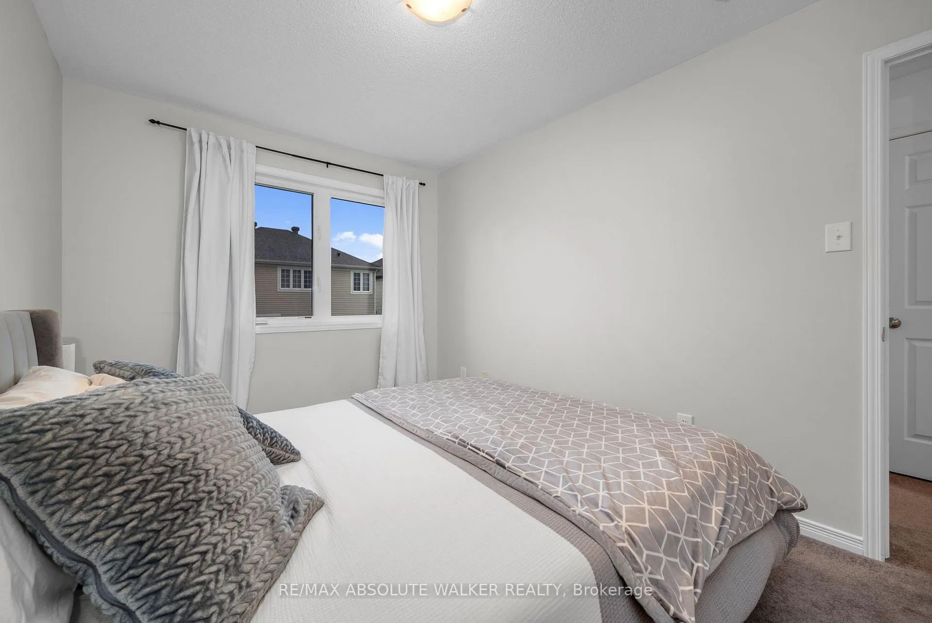 Photo 24 of 33 Dundalk Private, Ottawa, Barrhaven - Stonebridge — HOMEH