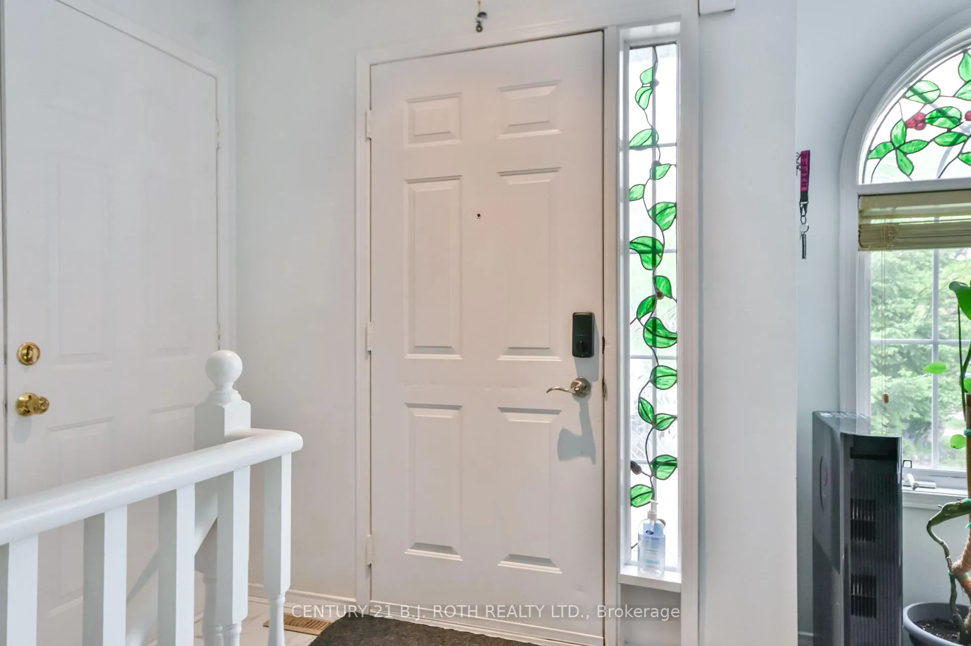 Photo 5 of 37 Nicholson Drive, Barrie, Ardagh — HOMEH