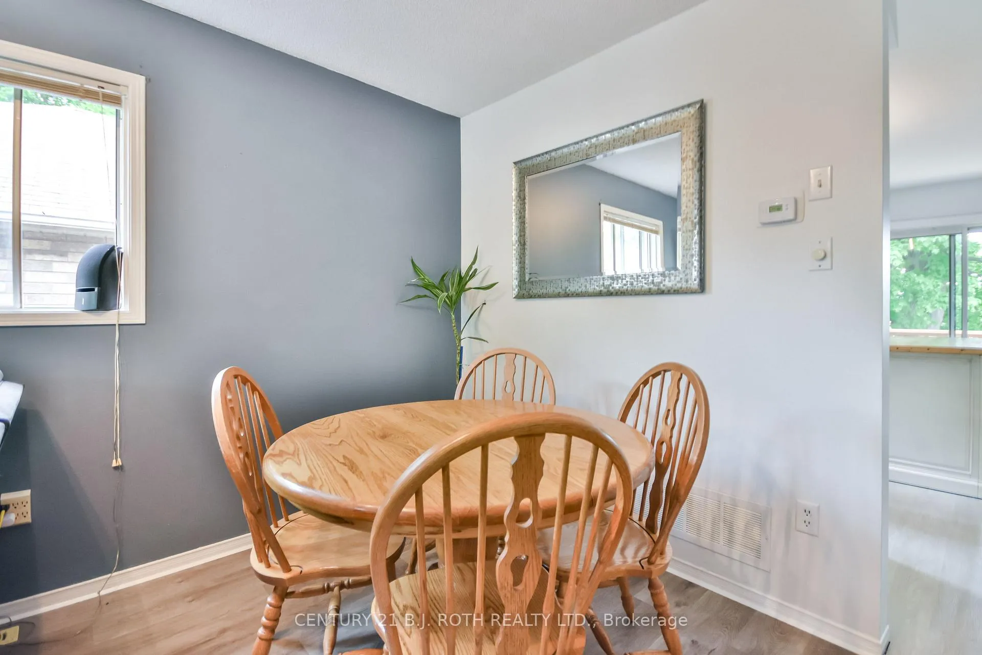 Photo 10 of 37 Nicholson Drive, Barrie, Ardagh — HOMEH