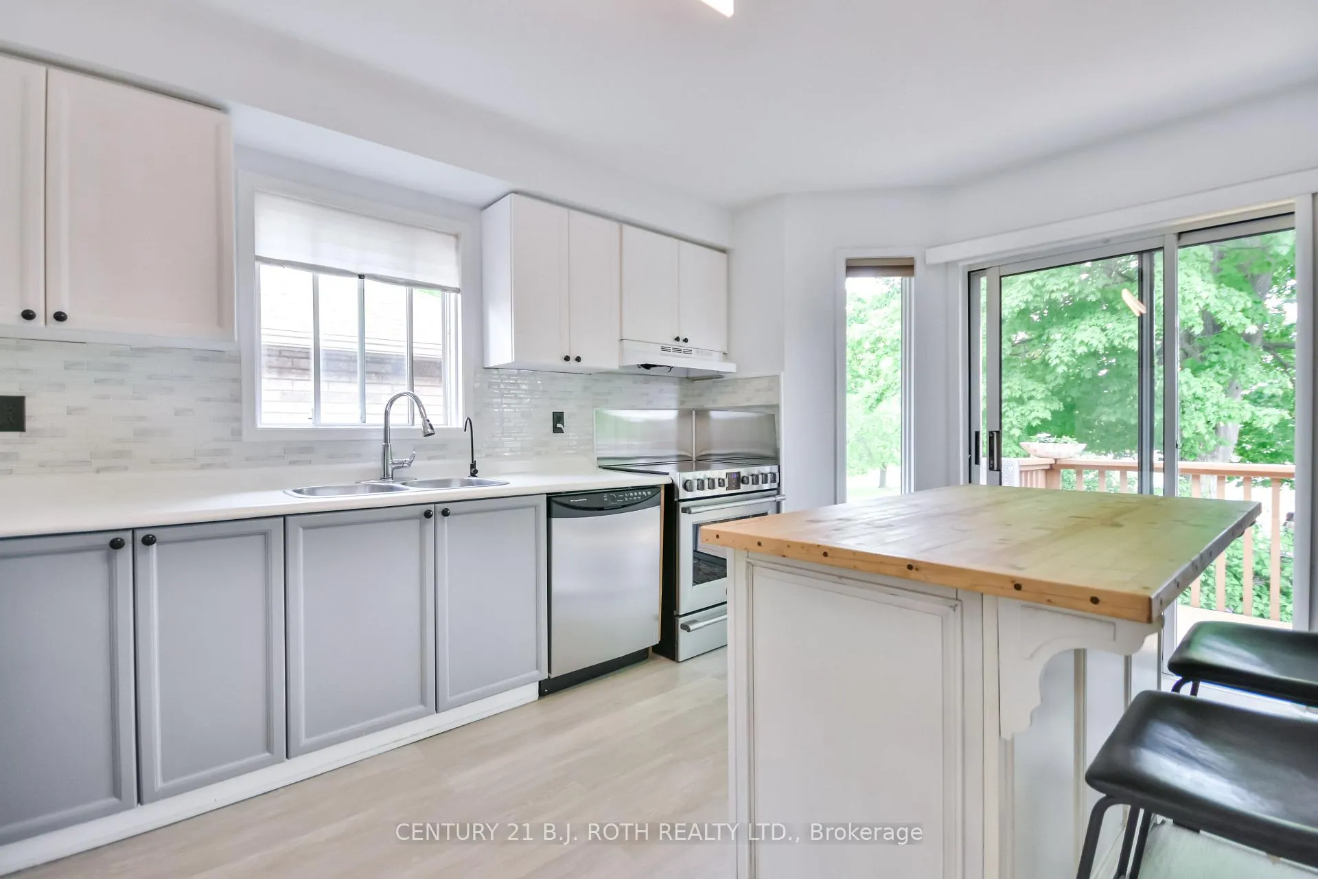Photo 16 of 37 Nicholson Drive, Barrie, Ardagh — HOMEH