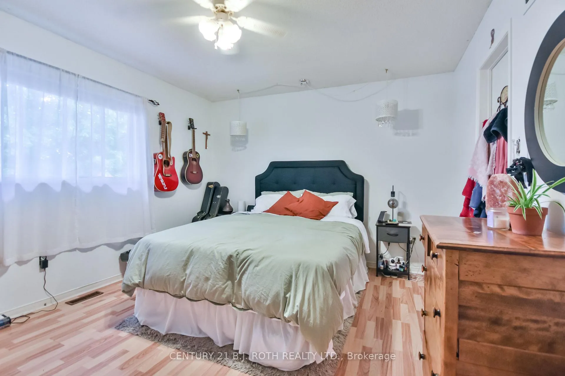Photo 17 of 37 Nicholson Drive, Barrie, Ardagh — HOMEH