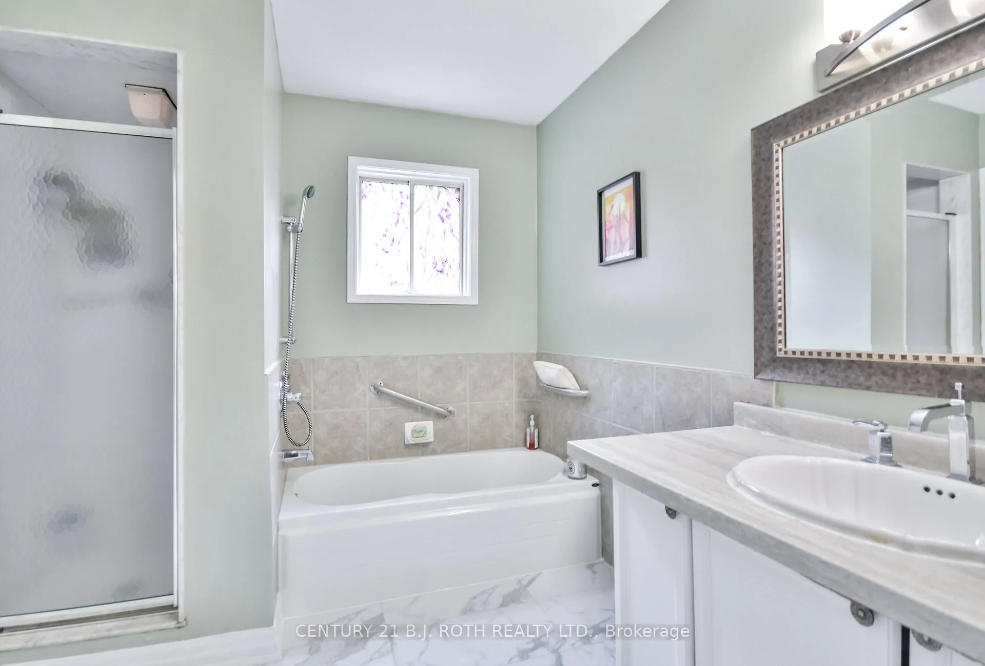 Photo 18 of 37 Nicholson Drive, Barrie, Ardagh — HOMEH