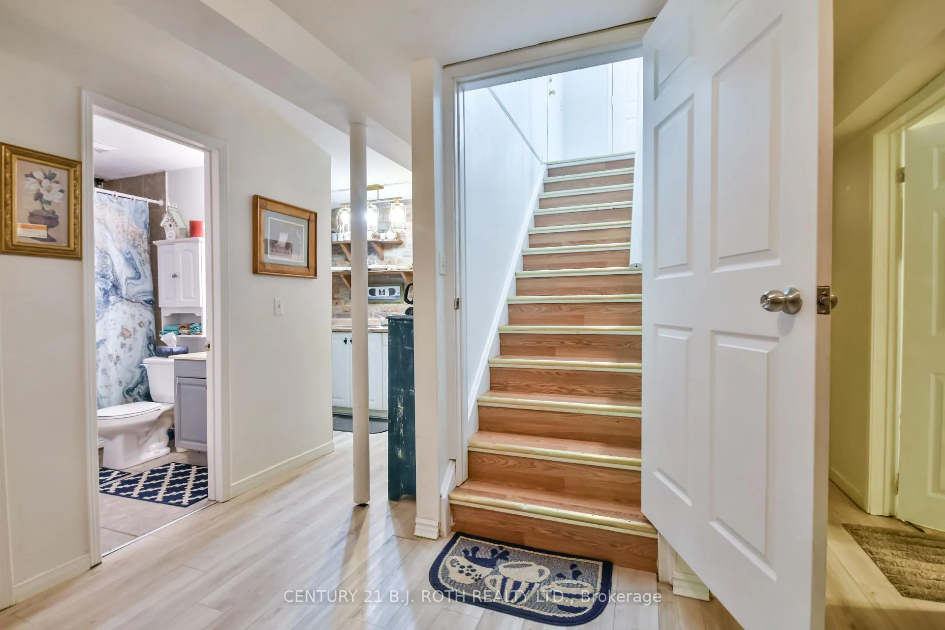 Photo 21 of 37 Nicholson Drive, Barrie, Ardagh — HOMEH