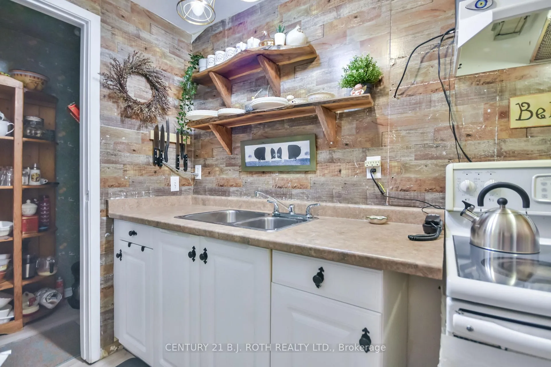Photo 23 of 37 Nicholson Drive, Barrie, Ardagh — HOMEH