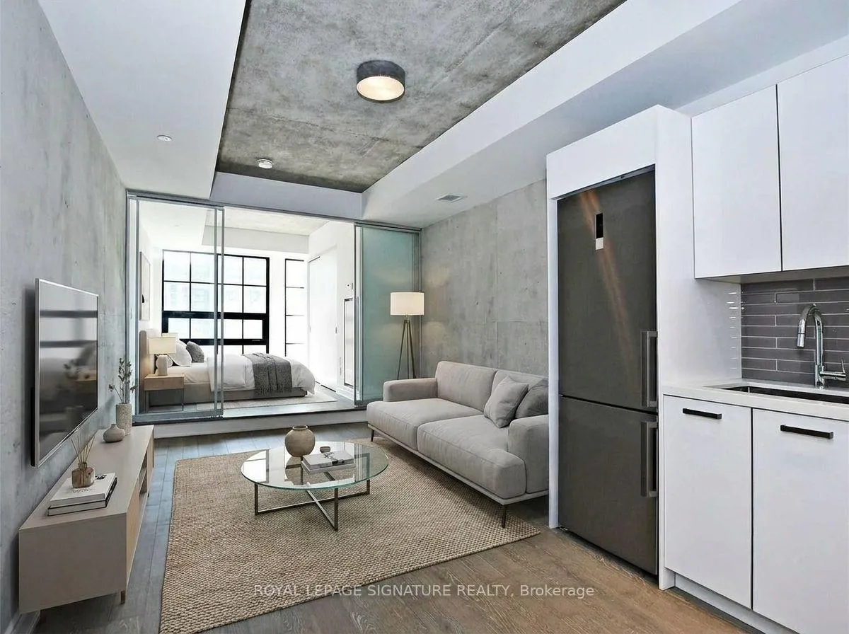 Front of Unit 514, 608 Richmond Street W