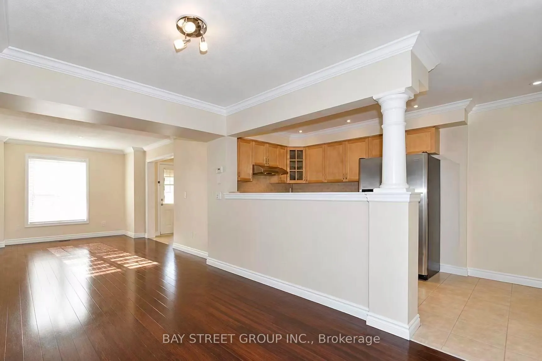 Photo 2 of 506 Bur Oak Avenue, Markham, Berczy — HOMEH