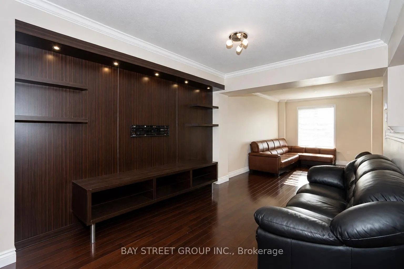 Photo 3 of 506 Bur Oak Avenue, Markham, Berczy — HOMEH