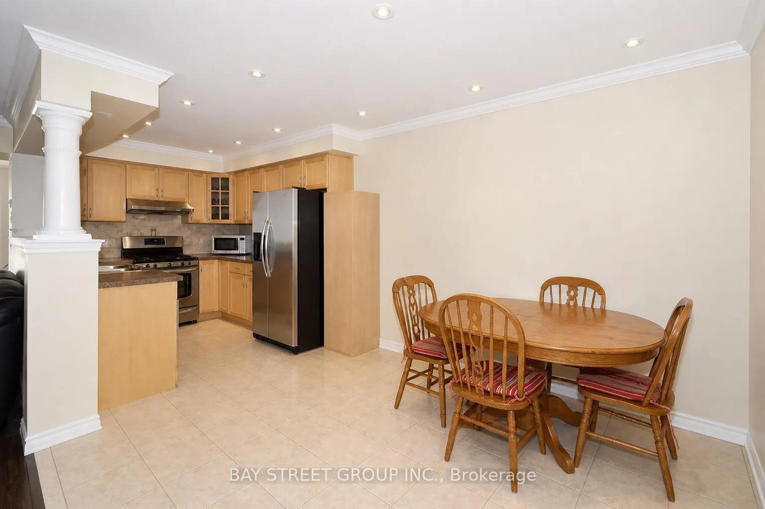 Photo 6 of 506 Bur Oak Avenue, Markham, Berczy — HOMEH