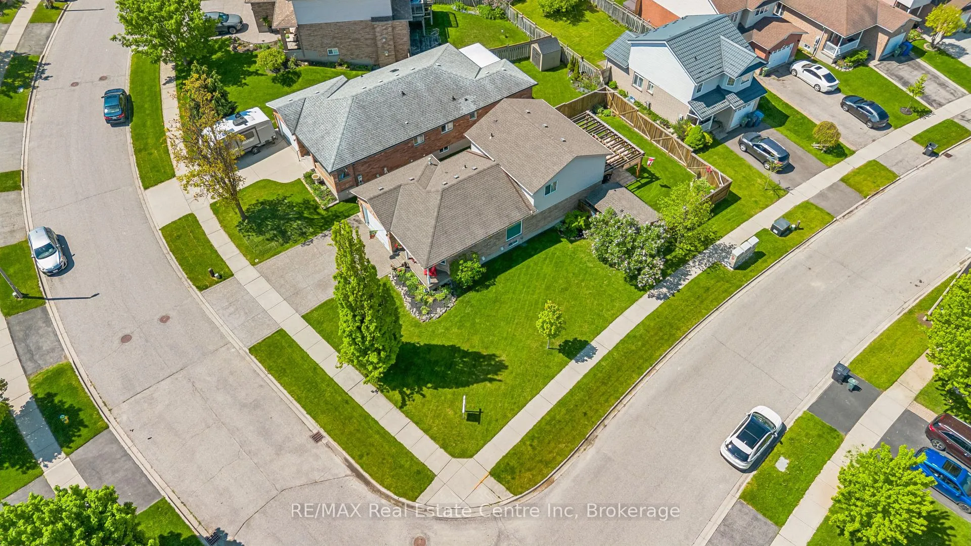 Photo 4 of 76 Abbeywood Crescent, Guelph, Willow West/Sugarbush/West Acres — HOMEH