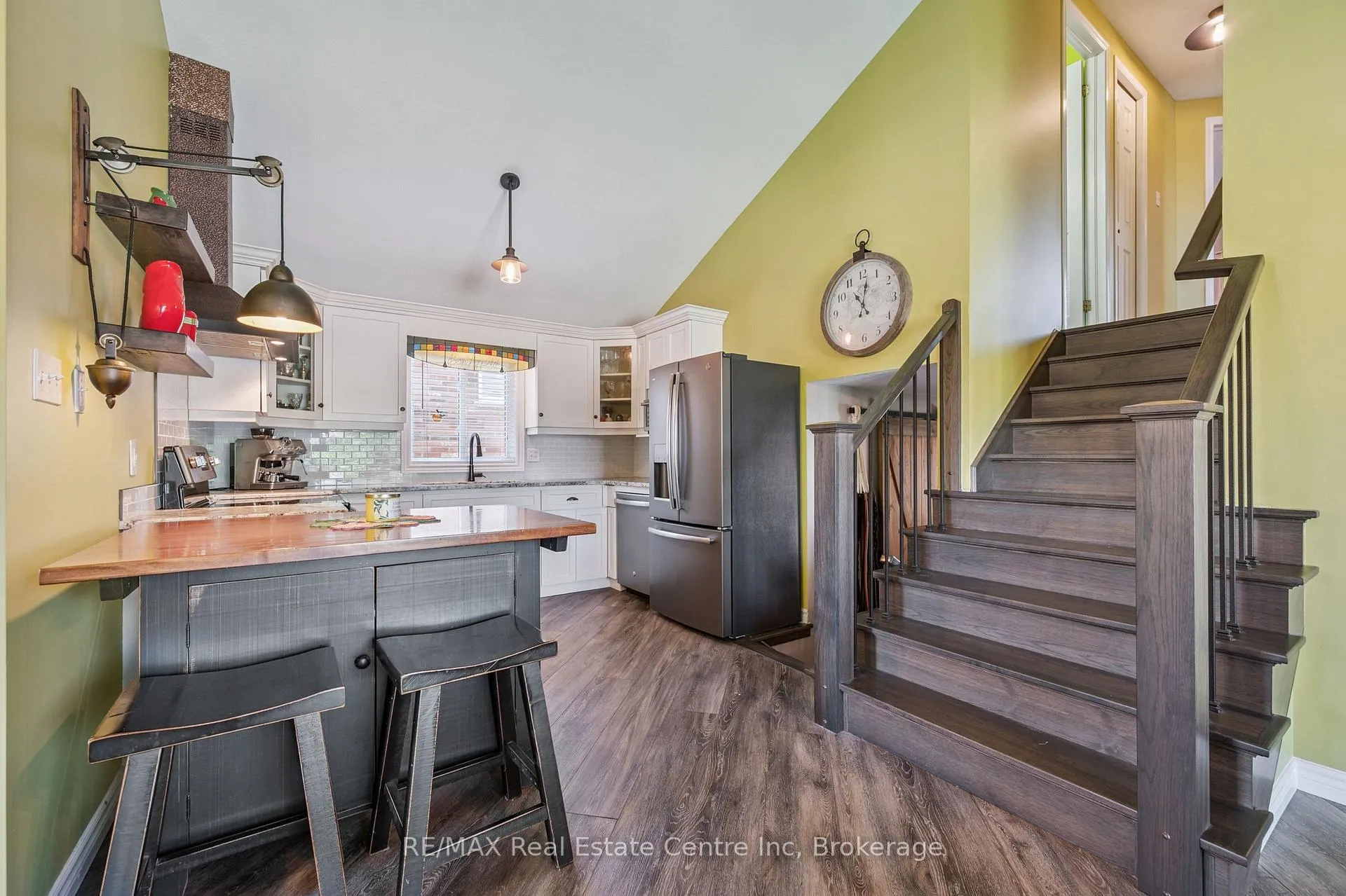 Photo 18 of 76 Abbeywood Crescent, Guelph, Willow West/Sugarbush/West Acres — HOMEH
