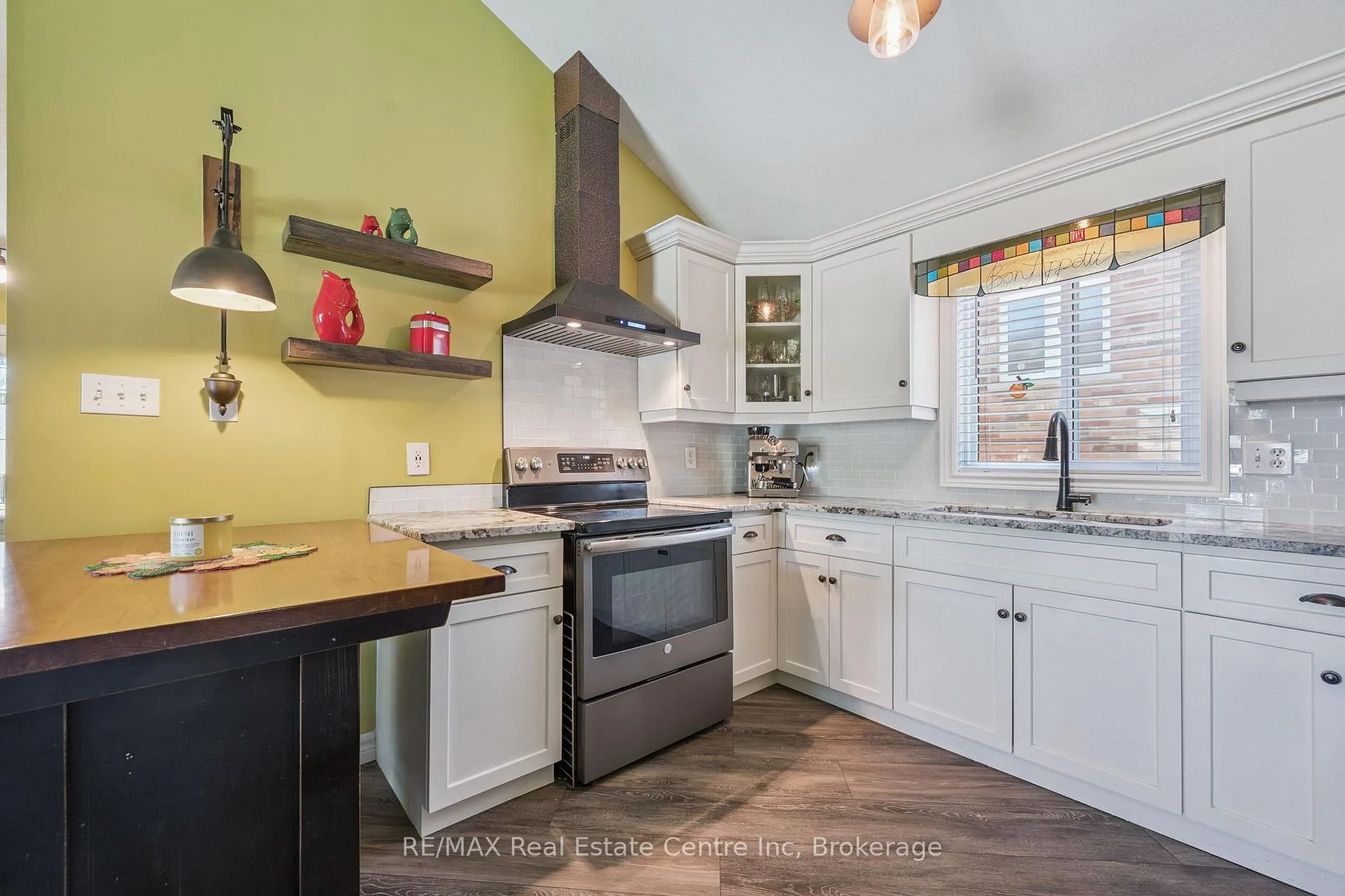 Photo 22 of 76 Abbeywood Crescent, Guelph, Willow West/Sugarbush/West Acres — HOMEH