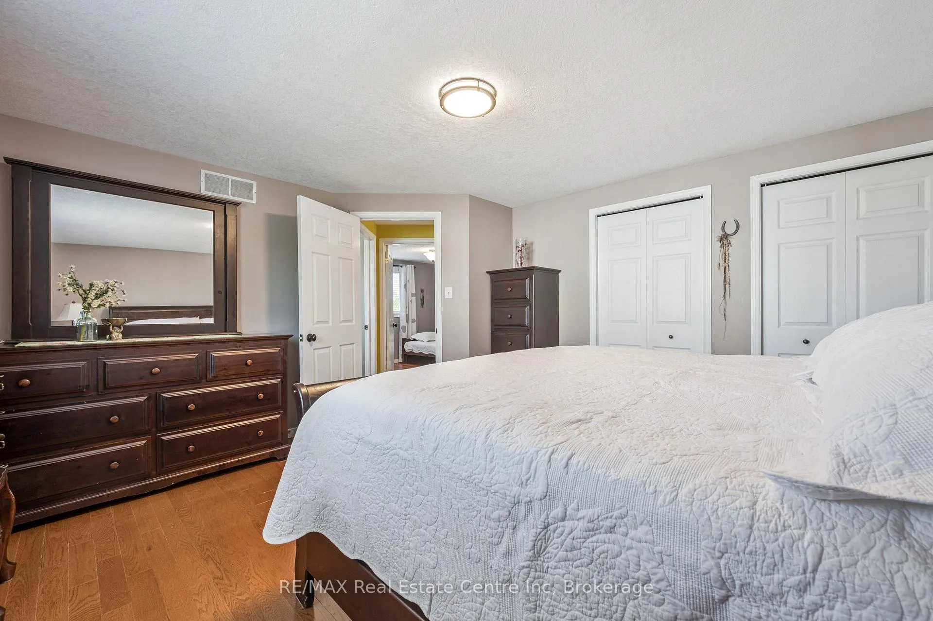 Photo 32 of 76 Abbeywood Crescent, Guelph, Willow West/Sugarbush/West Acres — HOMEH