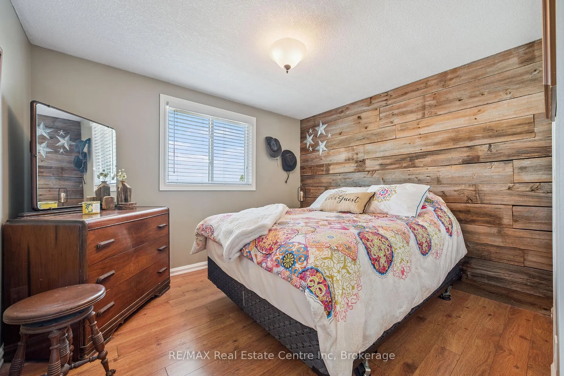 Photo 33 of 76 Abbeywood Crescent, Guelph, Willow West/Sugarbush/West Acres — HOMEH