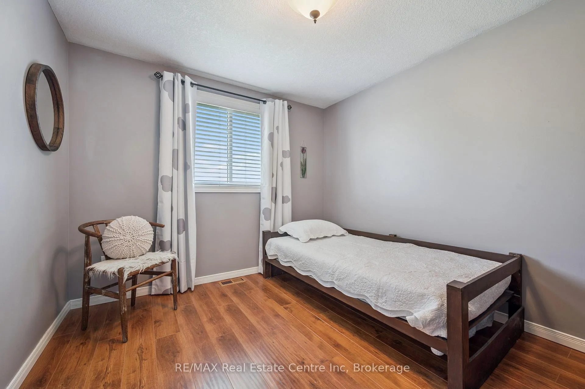 Photo 34 of 76 Abbeywood Crescent, Guelph, Willow West/Sugarbush/West Acres — HOMEH