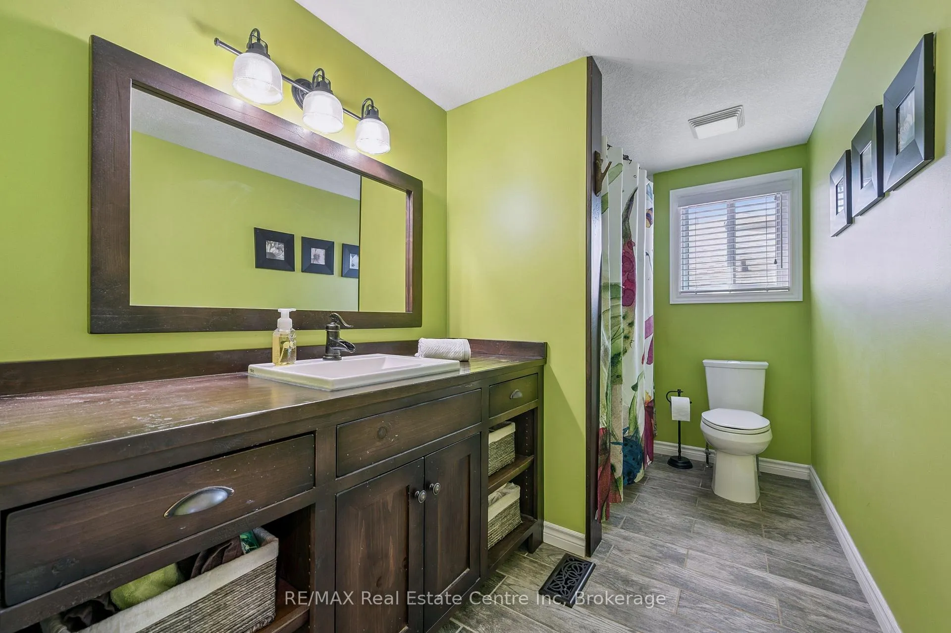 Photo 35 of 76 Abbeywood Crescent, Guelph, Willow West/Sugarbush/West Acres — HOMEH
