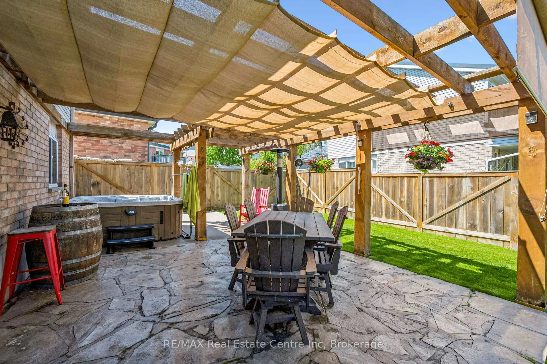 Photo 43 of 76 Abbeywood Crescent, Guelph, Willow West/Sugarbush/West Acres — HOMEH