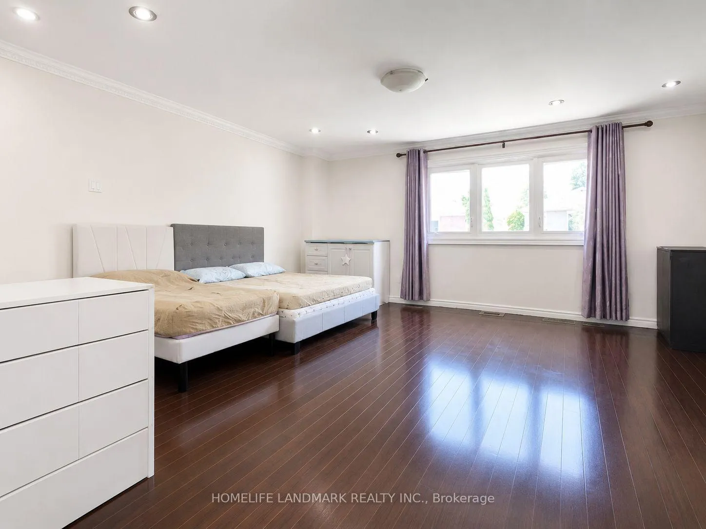 Photo 8 of 102 Chloe Crescent, Markham, Middlefield — HOMEH