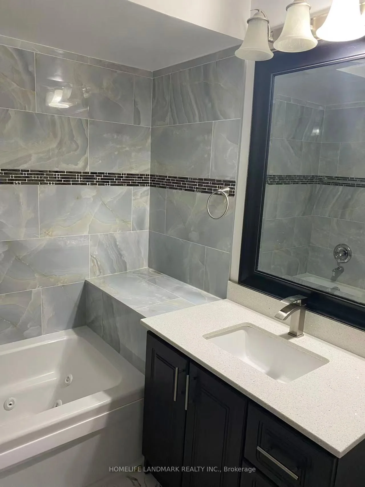 Photo 17 of 102 Chloe Crescent, Markham, Middlefield — HOMEH