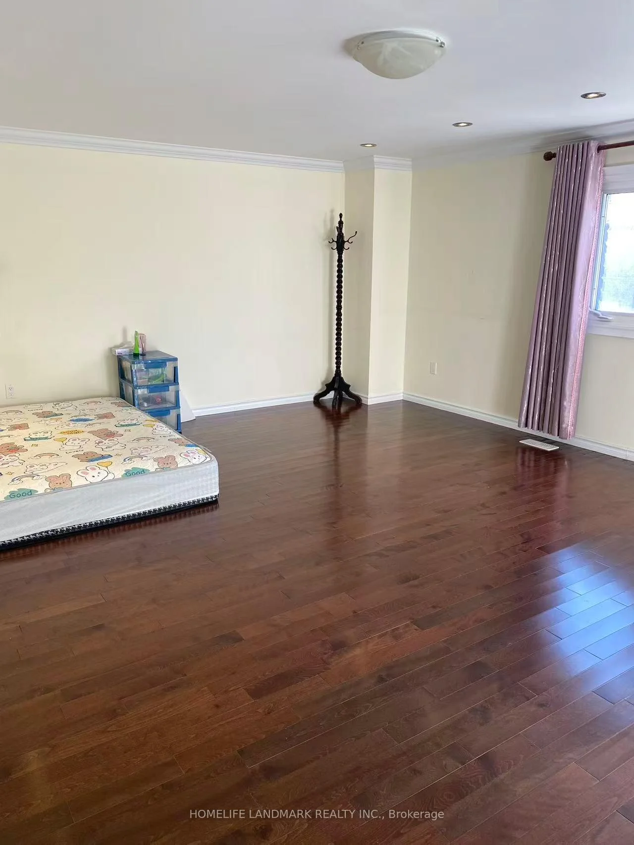 Photo 18 of 102 Chloe Crescent, Markham, Middlefield — HOMEH