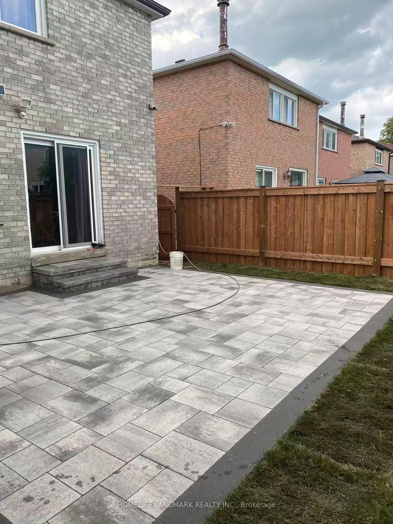 Photo 11 of 102 Chloe Crescent, Markham, Middlefield — HOMEH