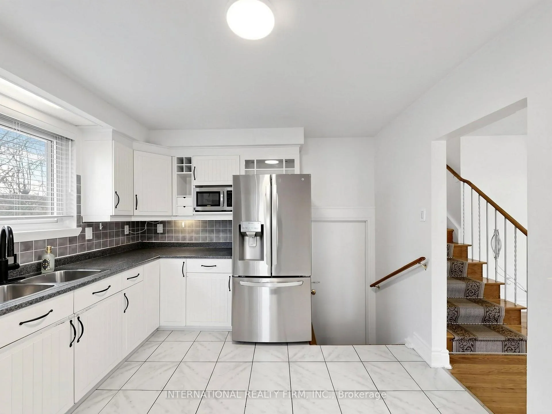 Photo 6 of 33 Danesbury Crescent, Brampton, Southgate — HOMEH