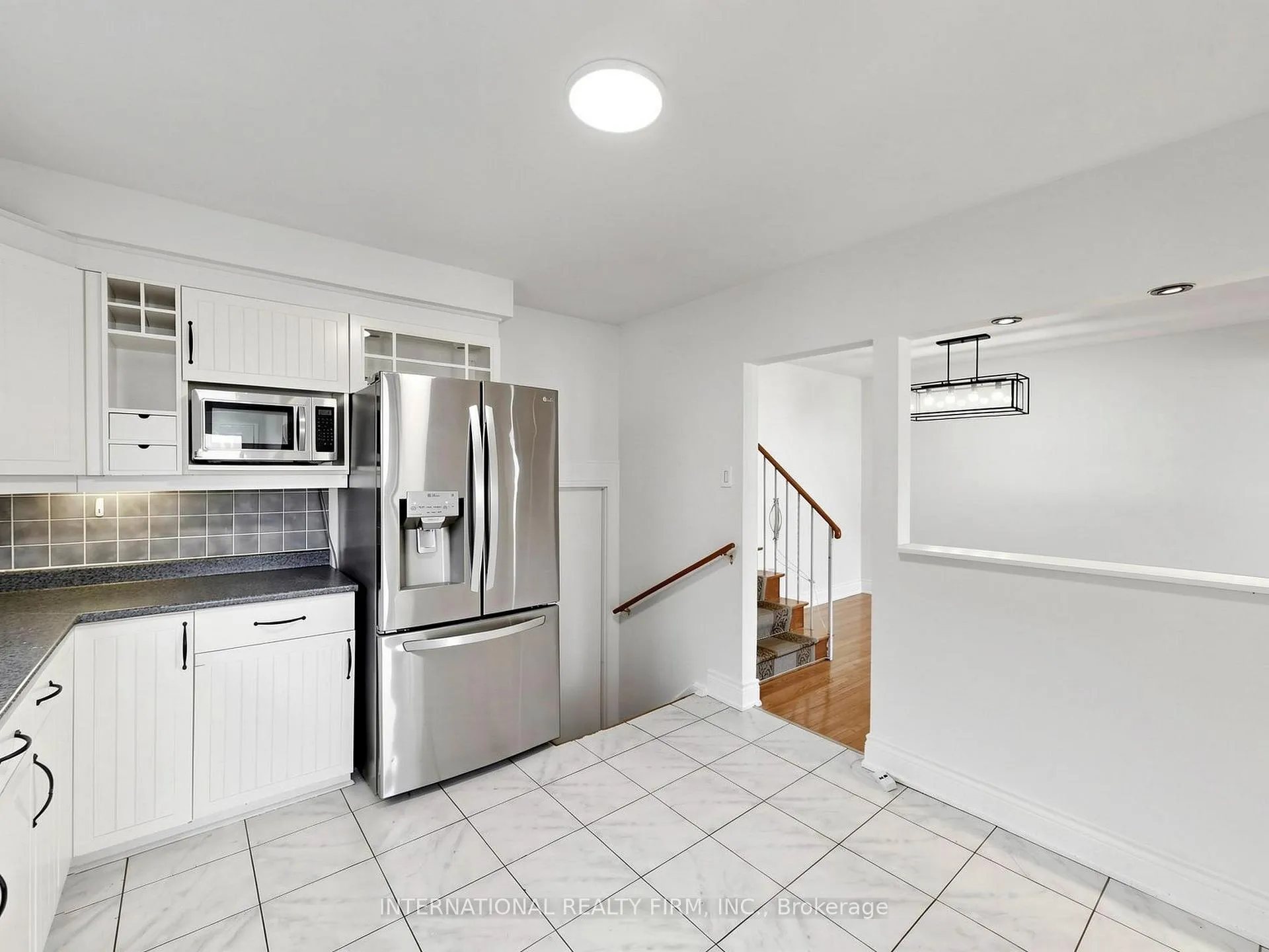 Photo 7 of 33 Danesbury Crescent, Brampton, Southgate — HOMEH