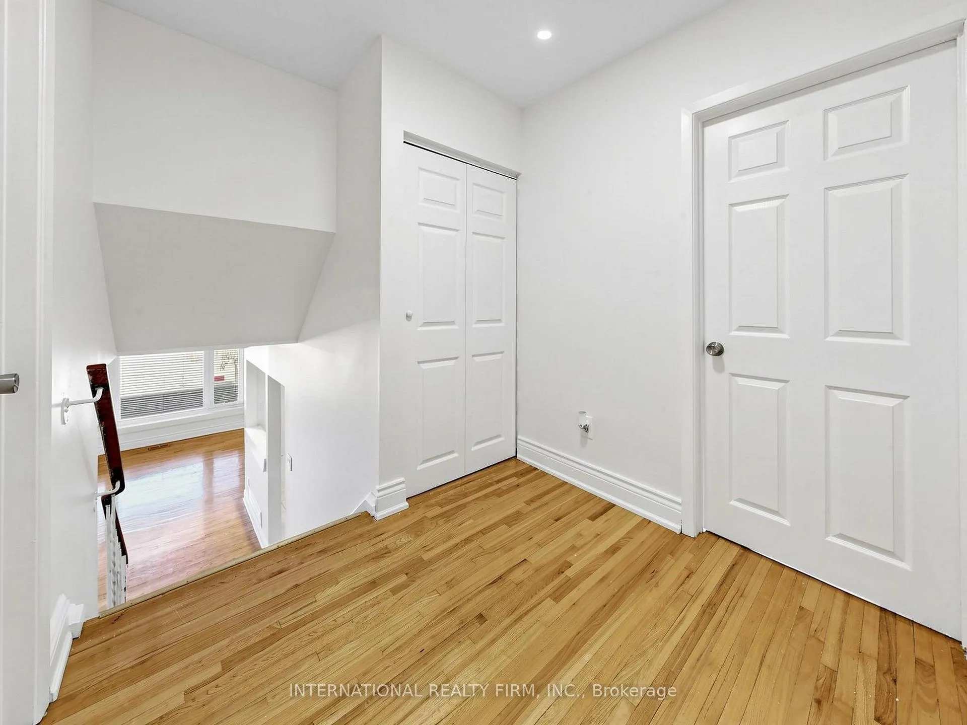 Photo 10 of 33 Danesbury Crescent, Brampton, Southgate — HOMEH