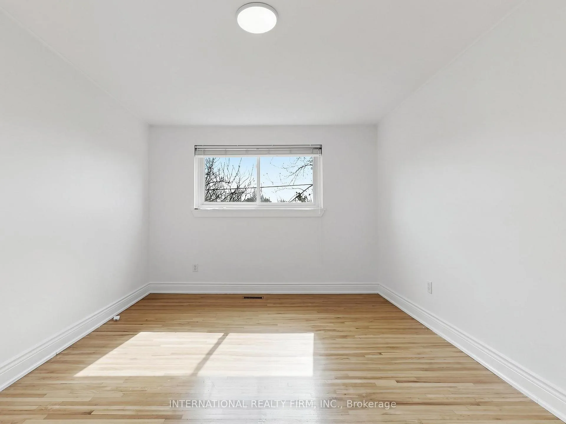 Photo 11 of 33 Danesbury Crescent, Brampton, Southgate — HOMEH