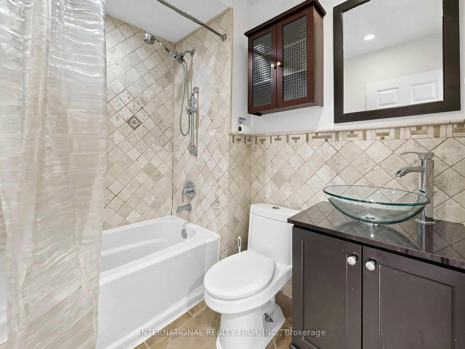Photo 16 of 33 Danesbury Crescent, Brampton, Southgate — HOMEH