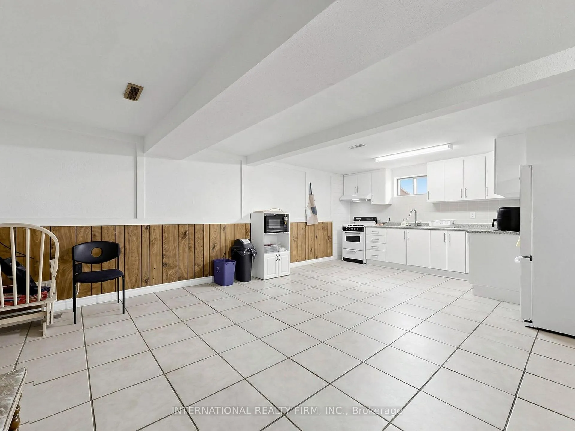 Photo 26 of 33 Danesbury Crescent, Brampton, Southgate — HOMEH