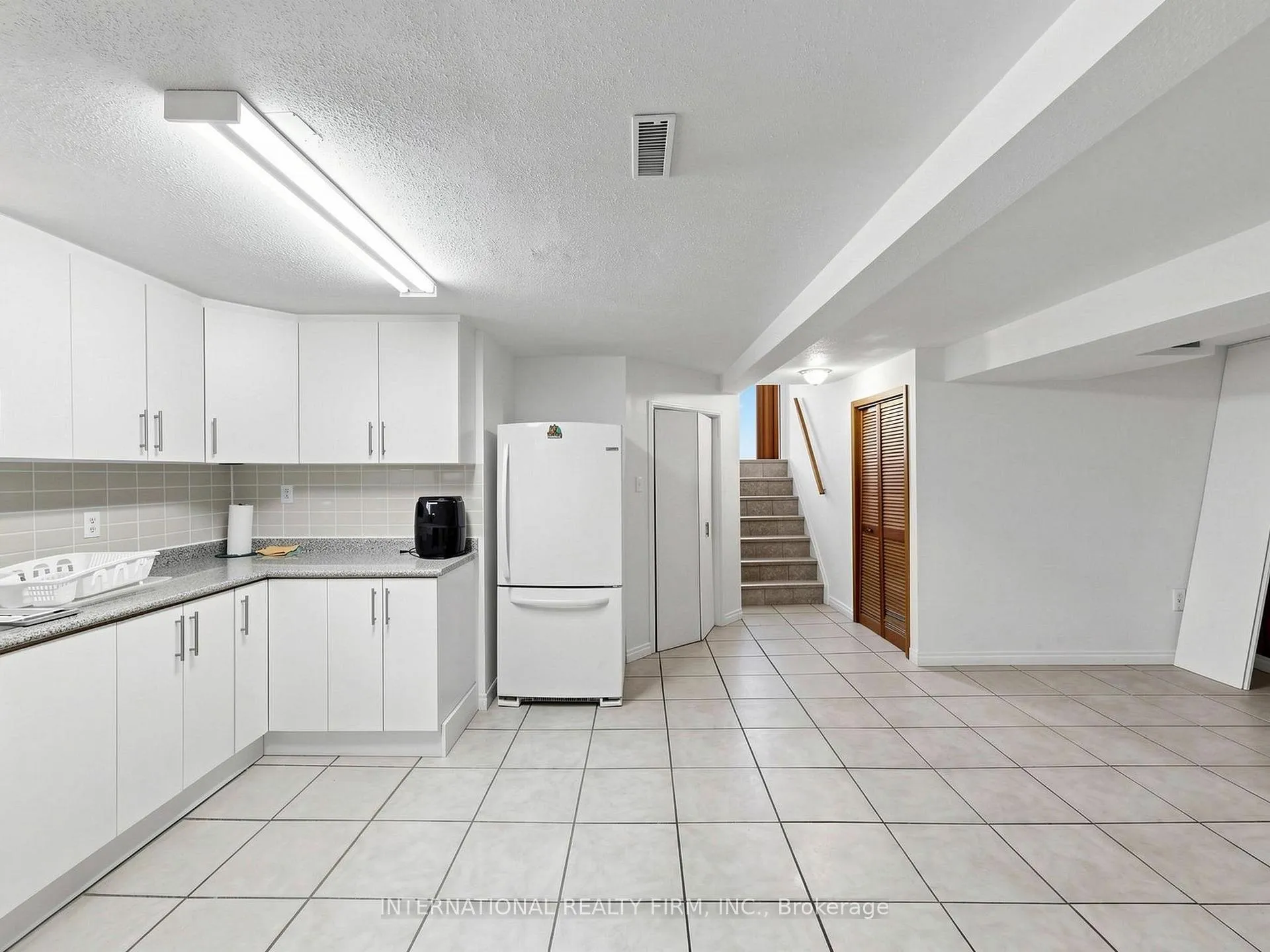 Photo 29 of 33 Danesbury Crescent, Brampton, Southgate — HOMEH