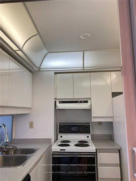 Photo 6 of Unit 512, 736 Bay Street, Toronto, Bay Street Corridor — HOMEH