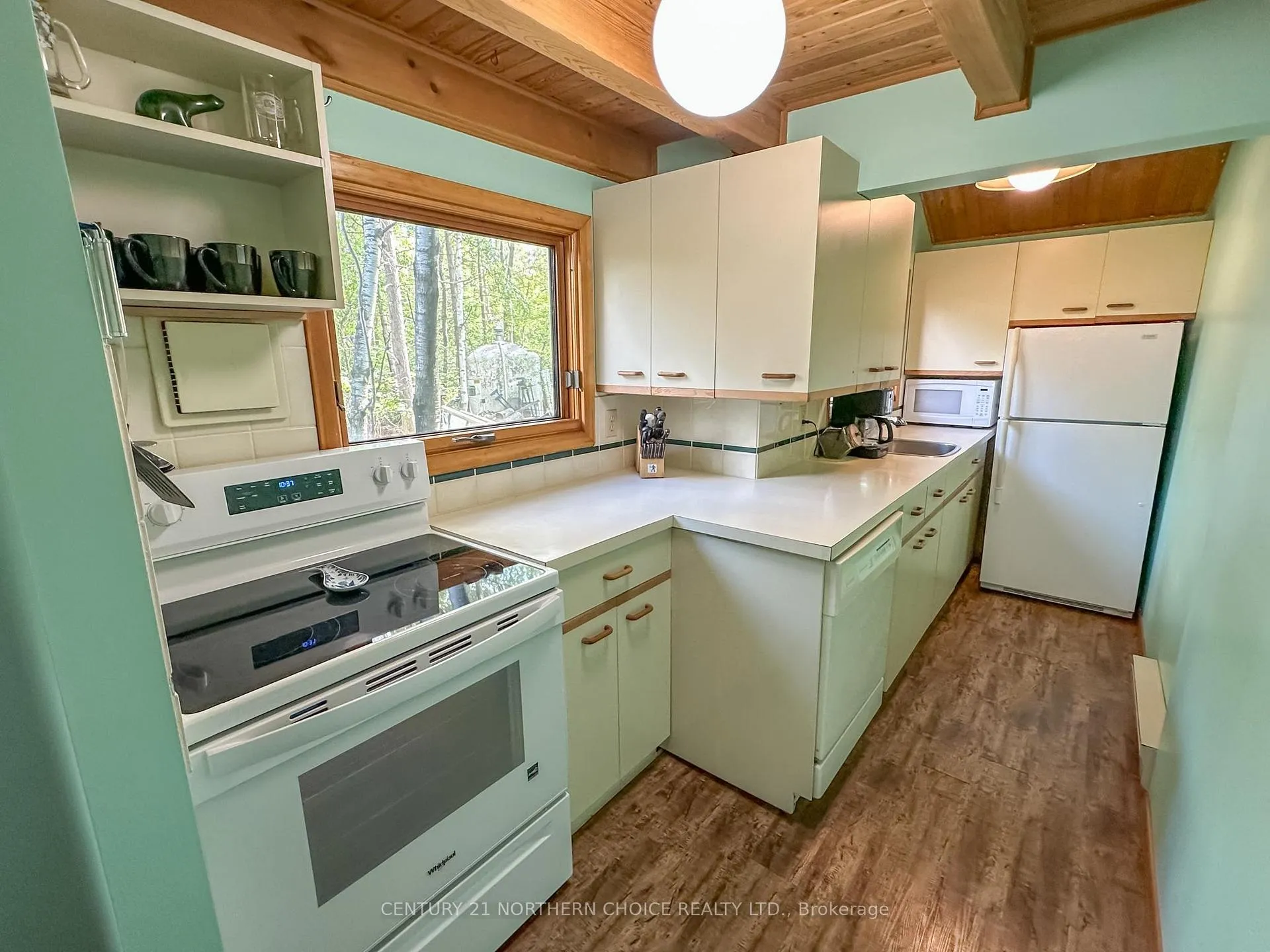 Photo 3 of 2 Donbrock Drive, Kenora, Donkirk Heights — HOMEH