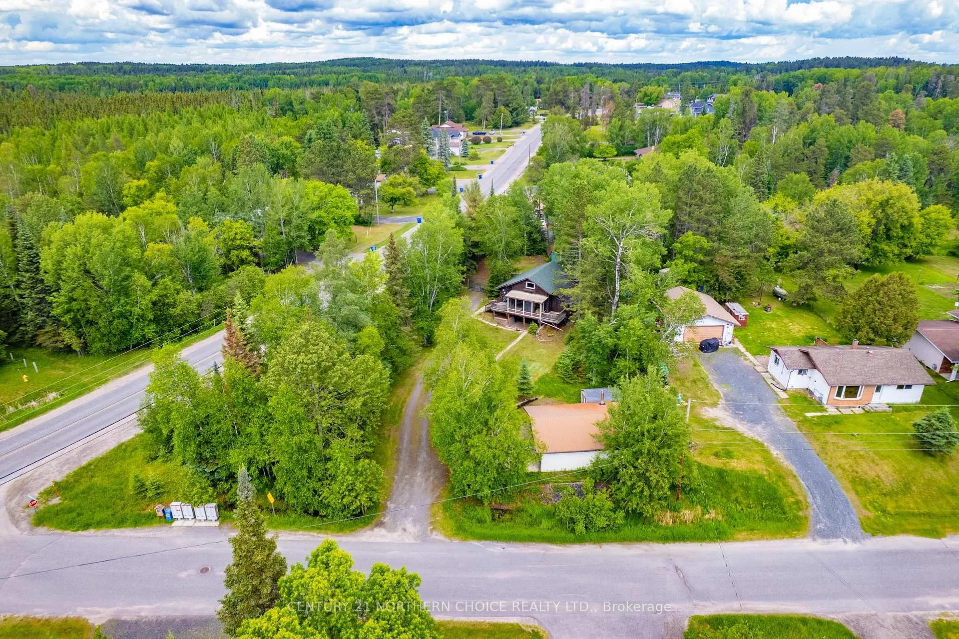Photo 36 of 2 Donbrock Drive, Kenora, Donkirk Heights — HOMEH