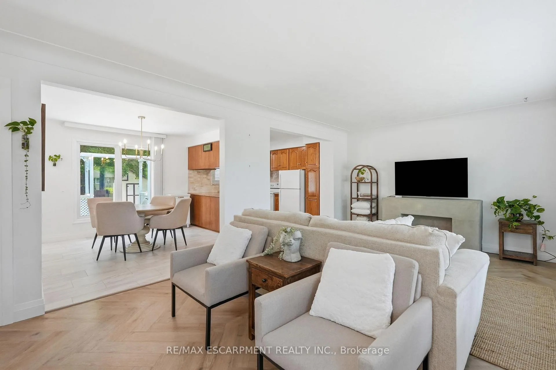 Photo 6 of 169 Seminole Road, Hamilton, Ancaster — HOMEH