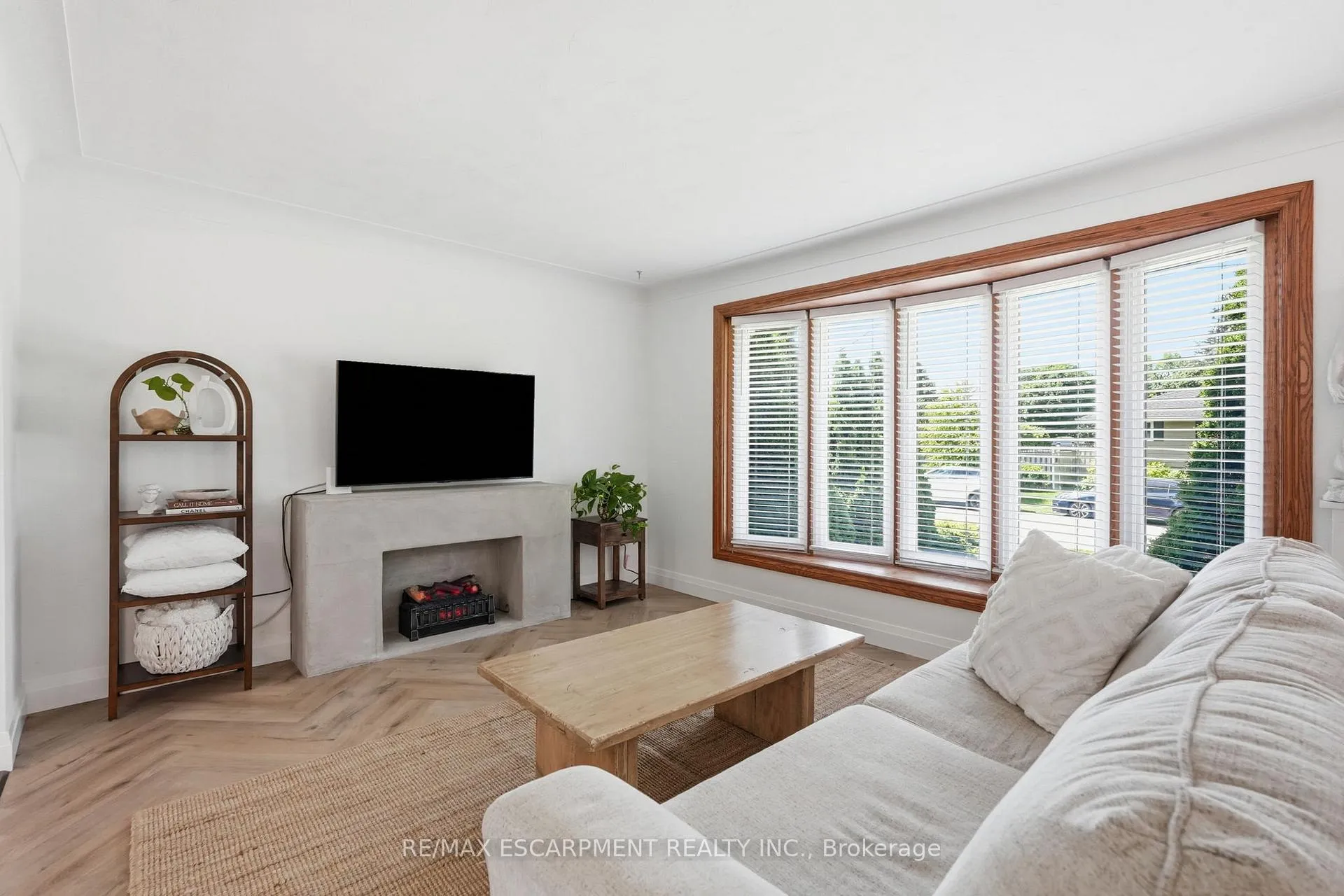 Photo 9 of 169 Seminole Road, Hamilton, Ancaster — HOMEH