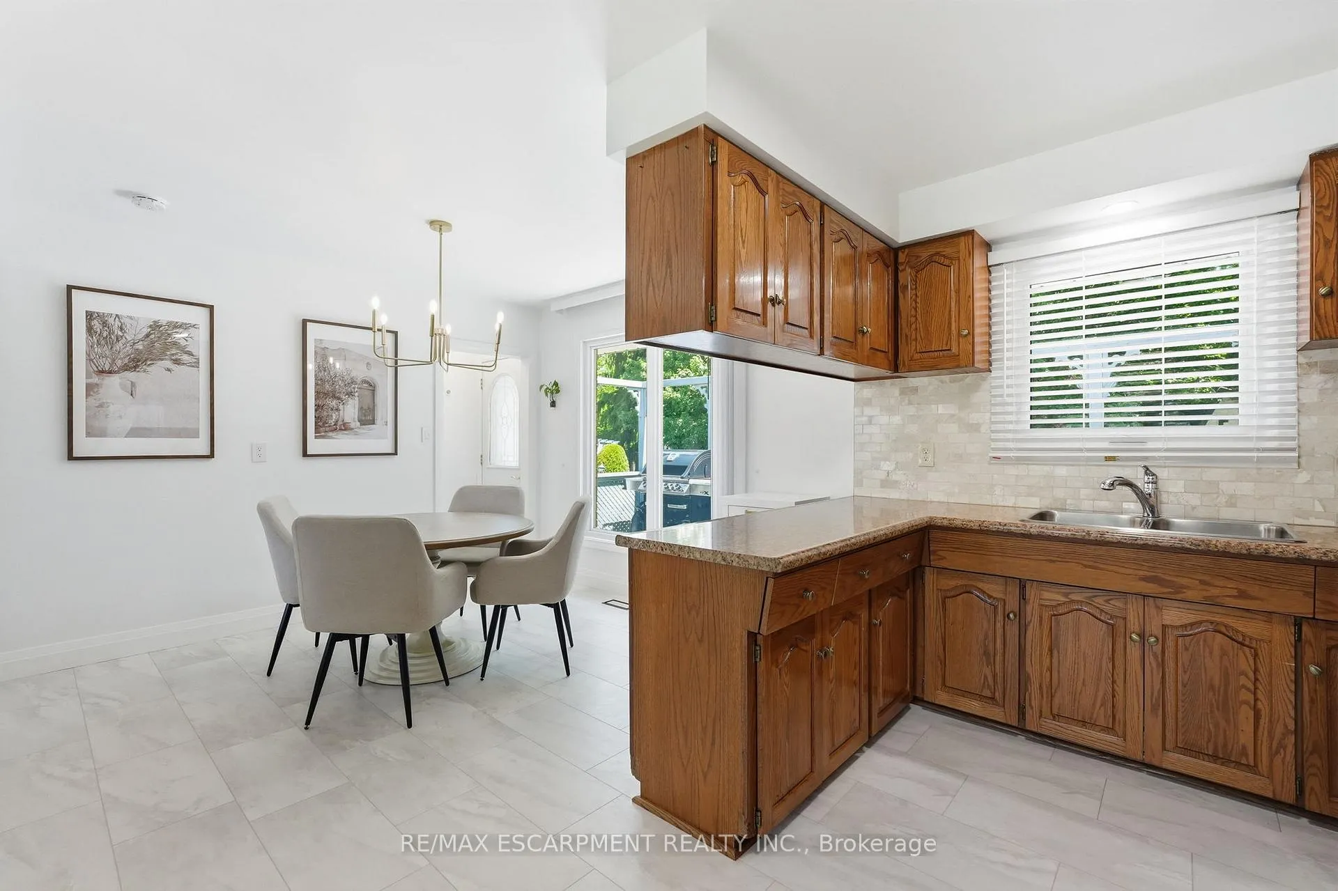 Photo 14 of 169 Seminole Road, Hamilton, Ancaster — HOMEH