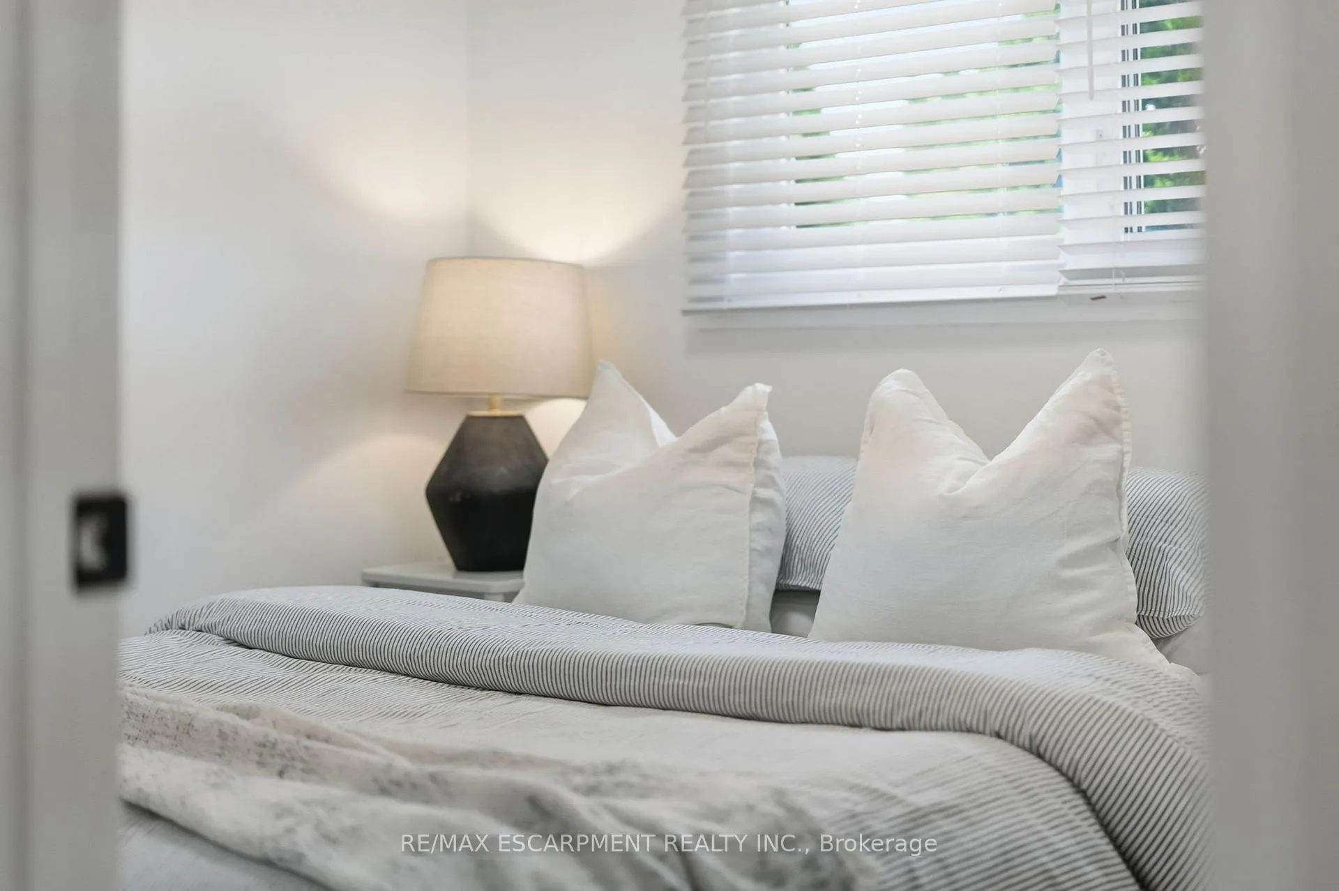 Photo 24 of 169 Seminole Road, Hamilton, Ancaster — HOMEH