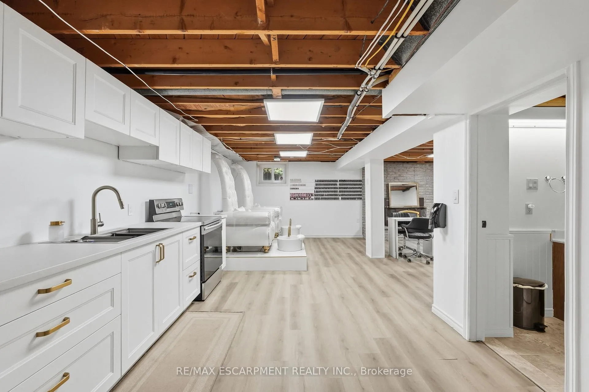 Photo 35 of 169 Seminole Road, Hamilton, Ancaster — HOMEH