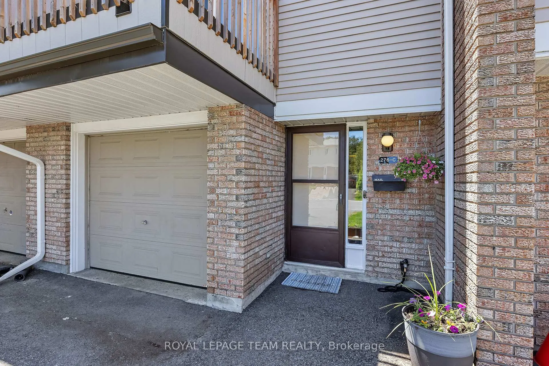 Photo 2 of Unit C, 276 Dalehurst Drive, Ottawa, Tanglewood — HOMEH